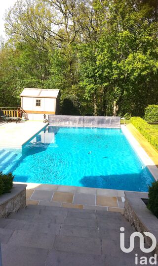  Villa  vendre 6 pices 220 m