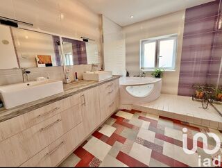  Maison � vendre 9 pi�ces 303 m�