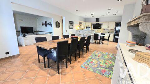   Vente Maison de village 7 pi�ces Maison - 7 pi�ce(s) - 217 m�