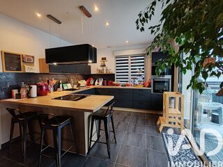  Maison � vendre 8 pi�ces 203 m�