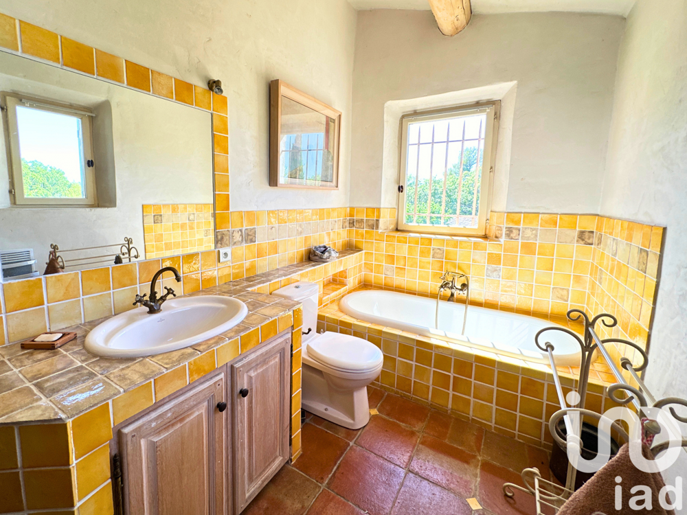 � vendre  Maison Lacoste (84480)