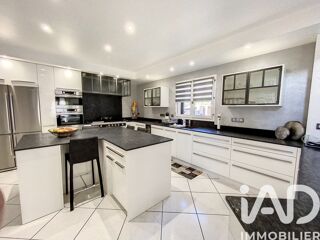  Villa � vendre 6 pi�ces 270 m�