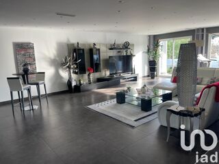  Villa  vendre 6 pices 226 m