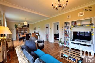  Maison  vendre 8 pices 240 m