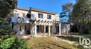  Villa  vendre 8 pices 248 m