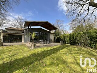  Maison  vendre 8 pices 232 m