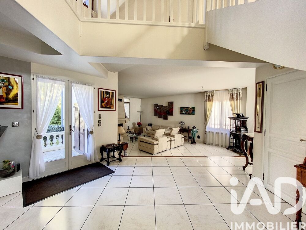 � vendre  Villa Saint-Denis (93200)