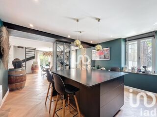  Maison  vendre 8 pices 245 m
