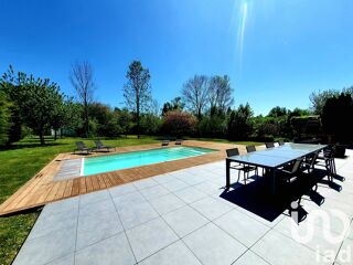  Maison � vendre 8 pi�ces 218 m�