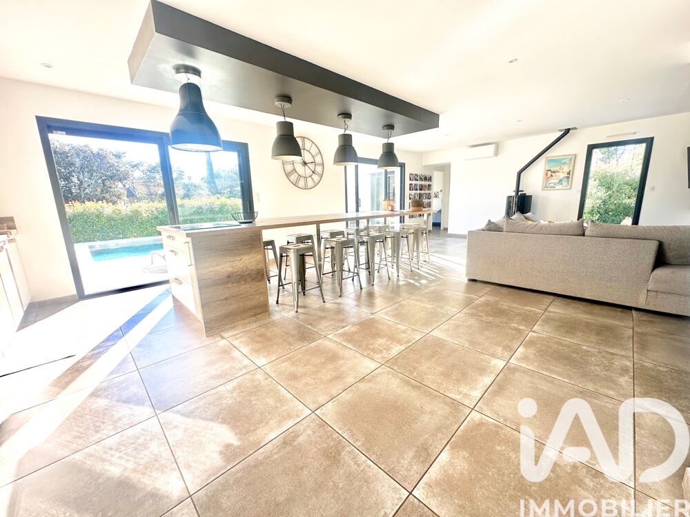  vendre  Villa Uchaux (84100)