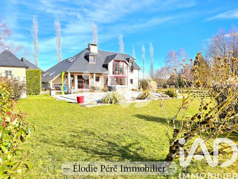   Vente Maison d'architecte 6 pi�ces Villa - 6 pi�ce(s) - 235 m�