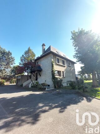  Maison  vendre 8 pices 290 m