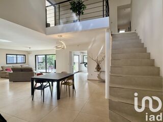  Maison � vendre 9 pi�ces 320 m�