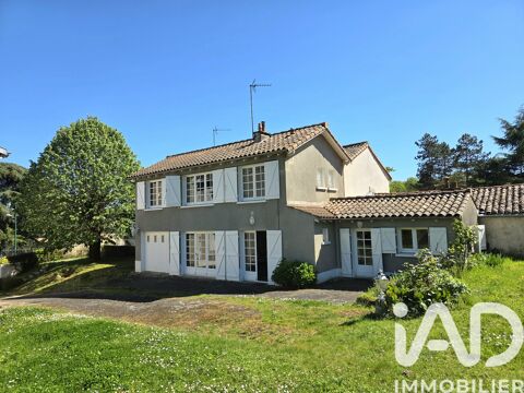   Vente Demeure 9 pi�ces Maison - 9 pi�ce(s) - 212 m�