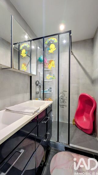  Immeuble � vendre 77 m�