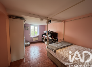  Immeuble � vendre 261 m�