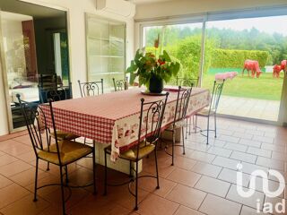  Villa � vendre 10 pi�ces 245 m�