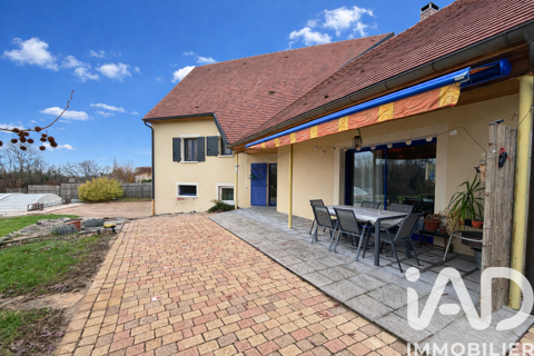   Vente Maison traditionnelle 7 pi�ces Maison - 7 pi�ce(s) - 213 m�