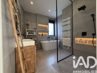  Maison  vendre 8 pices 235 m