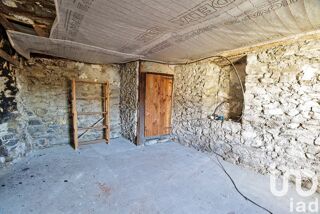  Maison  vendre 15 + pices 900 m