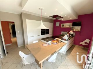  Maison � vendre 9 pi�ces 221 m�