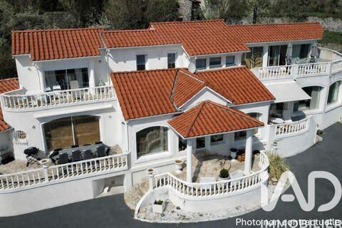   Vente Maison d'architecte 7 pi�ces Villa - 7 pi�ce(s) - 234 m�