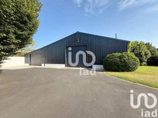  Parking / Garage  vendre 220 m