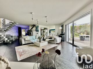  Maison  vendre 7 pices 215 m