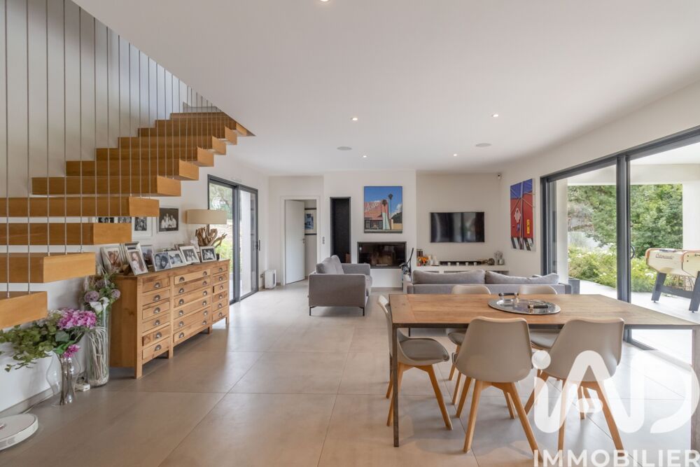 � vendre  Villa Grimaud (83310)