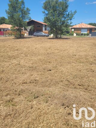  Terrain  vendre 700 m