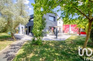  Villa  vendre 6 pices 180 m