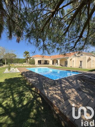  Villa � vendre 10 pi�ces 260 m�