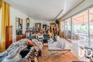  Villa  vendre 4 pices 330 m