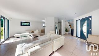  Maison  vendre 8 pices 201 m