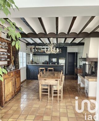  Villa  vendre 8 pices 350 m