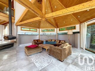  Villa  vendre 9 pices 251 m