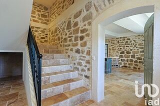  Maison  vendre 15 + pices 870 m