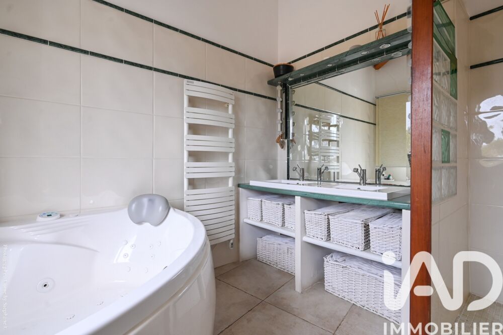 � vendre  Maison Saint-Zacharie (83640)