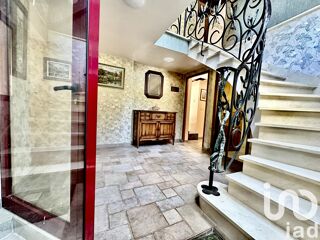  Villa  vendre 10 pices 310 m