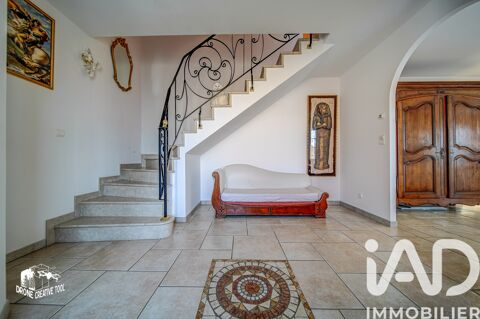   Vente Maison de village 7 pi�ces Maison - 7 pi�ce(s) - 223 m�