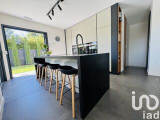  Maison  vendre 8 pices 240 m