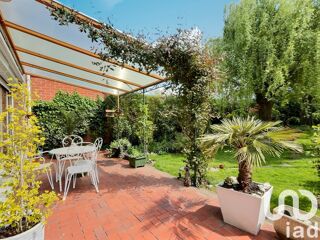  Villa  vendre 12 pices 237 m