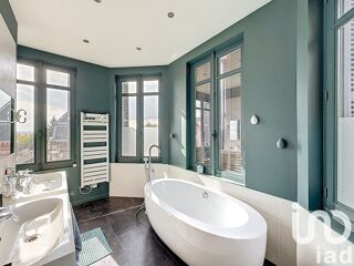  Maison  vendre 8 pices 210 m