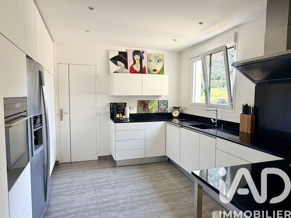 � vendre  Maison Montfort-l'Amaury (78490)