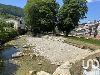  Immeuble � vendre 210 m�