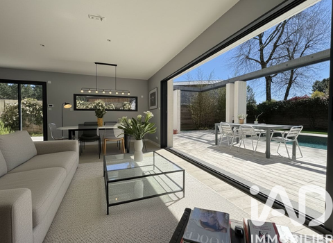   Vente Maison d'architecte 7 pi�ces Villa - 7 pi�ce(s) - 165 m�