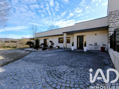   Vente Maison d'architecte 4 pi�ces Villa - 4 pi�ce(s) - 180 m�