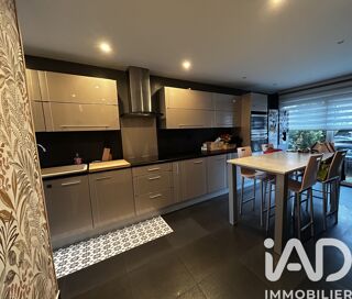  Maison  vendre 8 pices 180 m