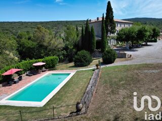  Maison  vendre 15 + pices 845 m