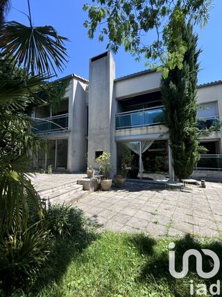  Villa  vendre 13 pices 247 m